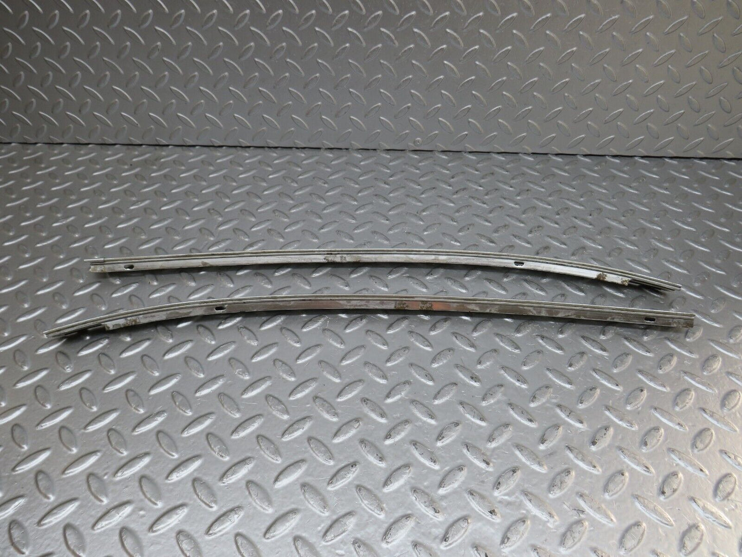 34470 Mercedes-Benz C126 380SEC Coupe Front Windscreen Upper Frame Trim