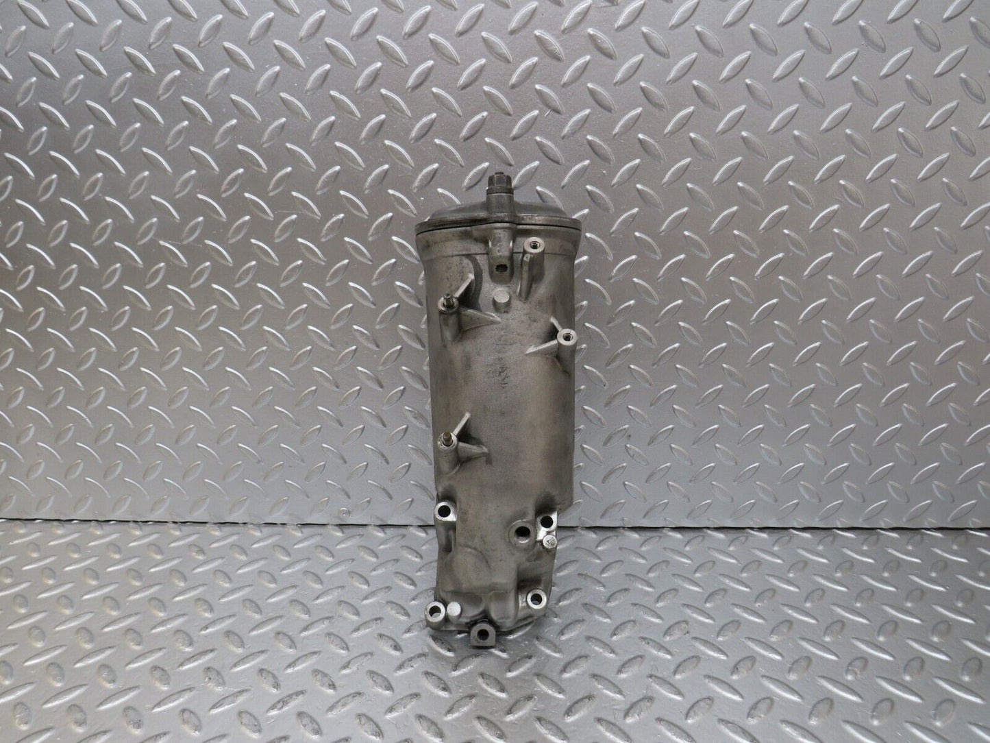 25364 Mercedes-Benz W201 190D Oil Filter Housing 6011840602
