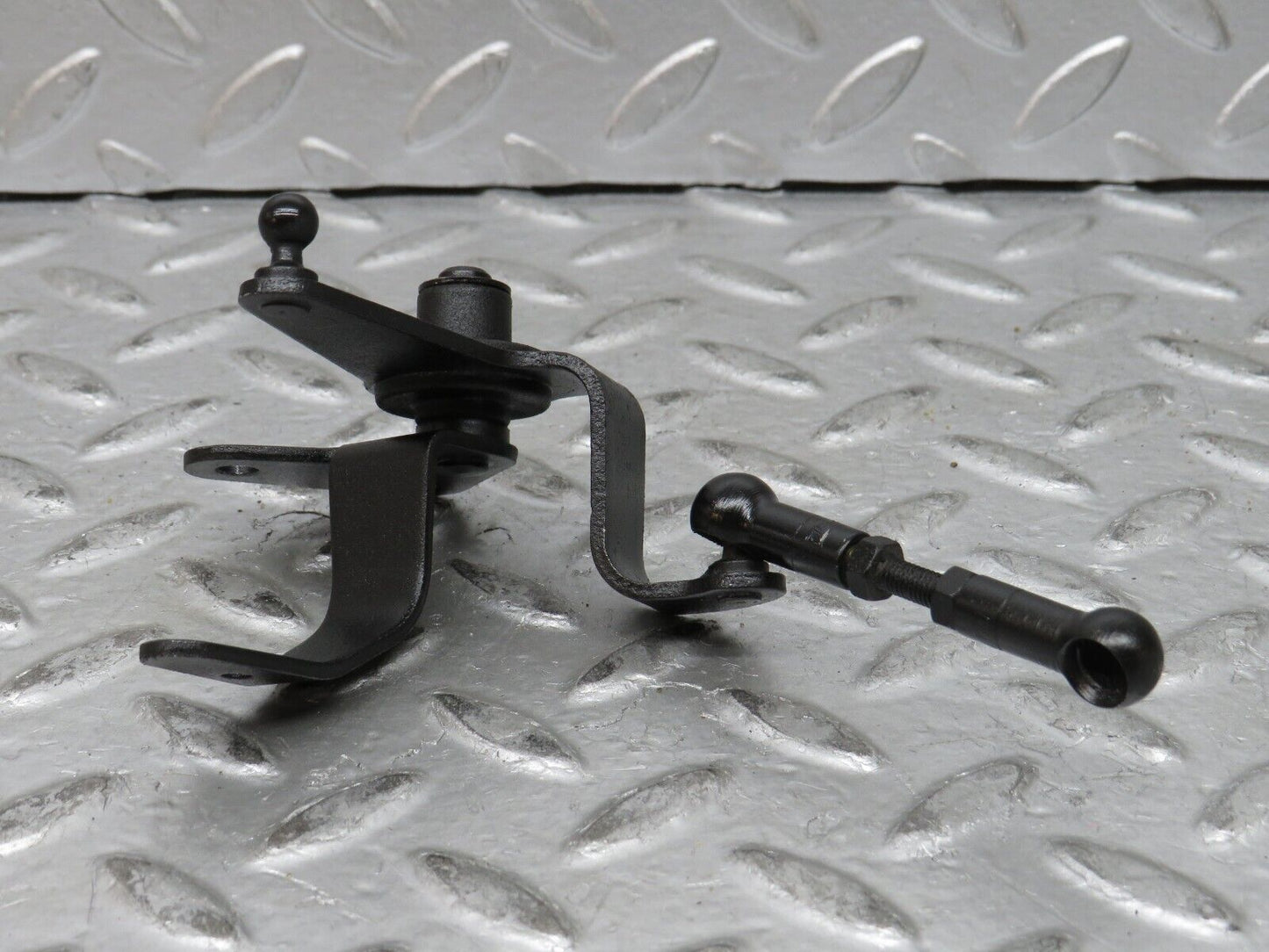 28087 Mercedes-Benz W123 280E Throttle Linkage