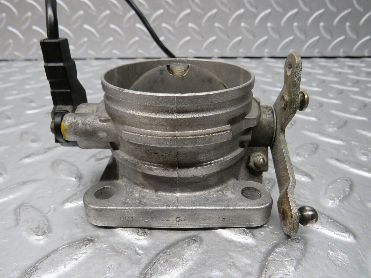 30727 Mercedes-Benz W201 190E Throttle Body Valve With Sensor 0011404453