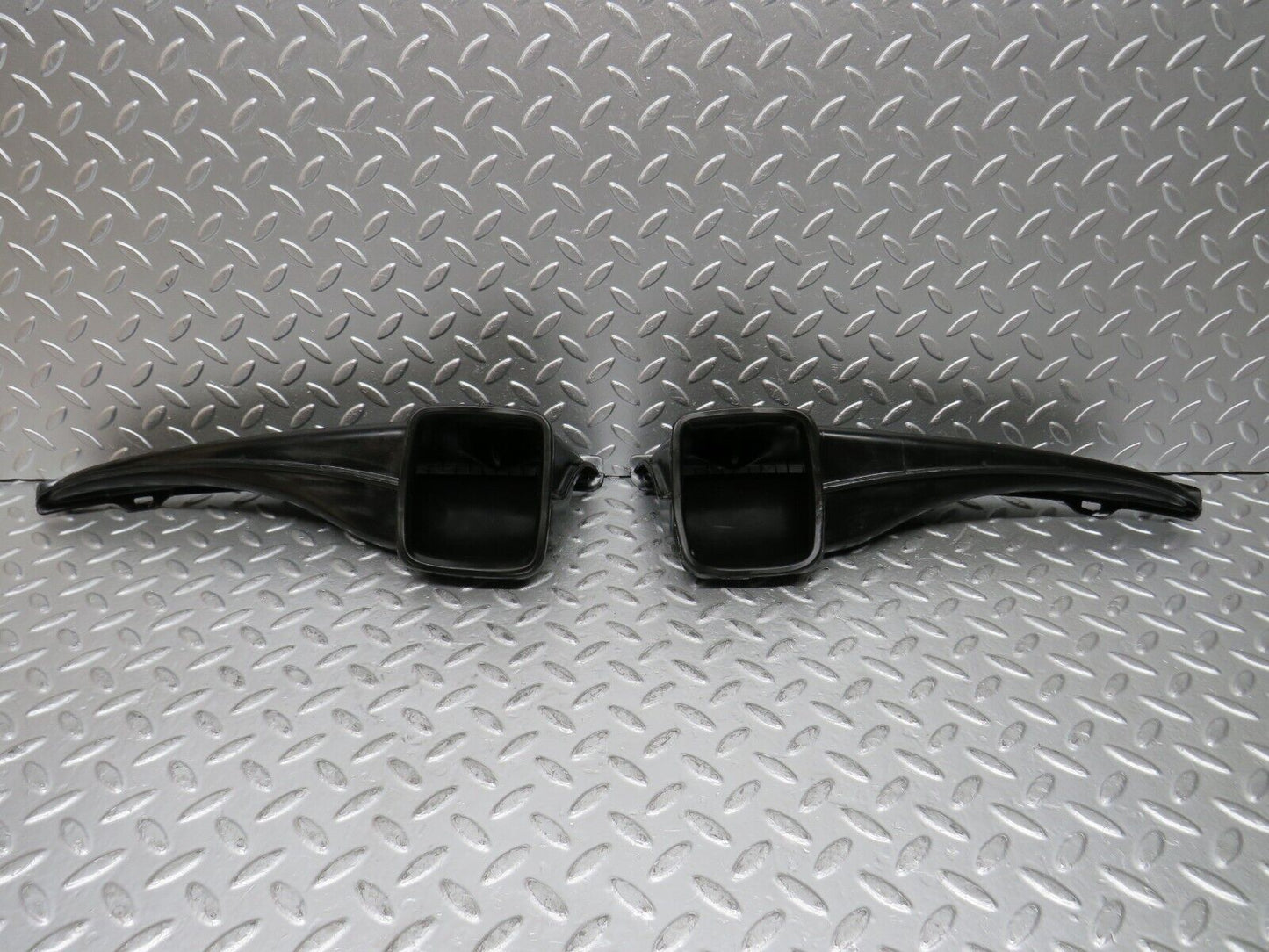 29877 Mercedes-Benz W123 230E Air Duct Vent Pair 1238300119 1238300219