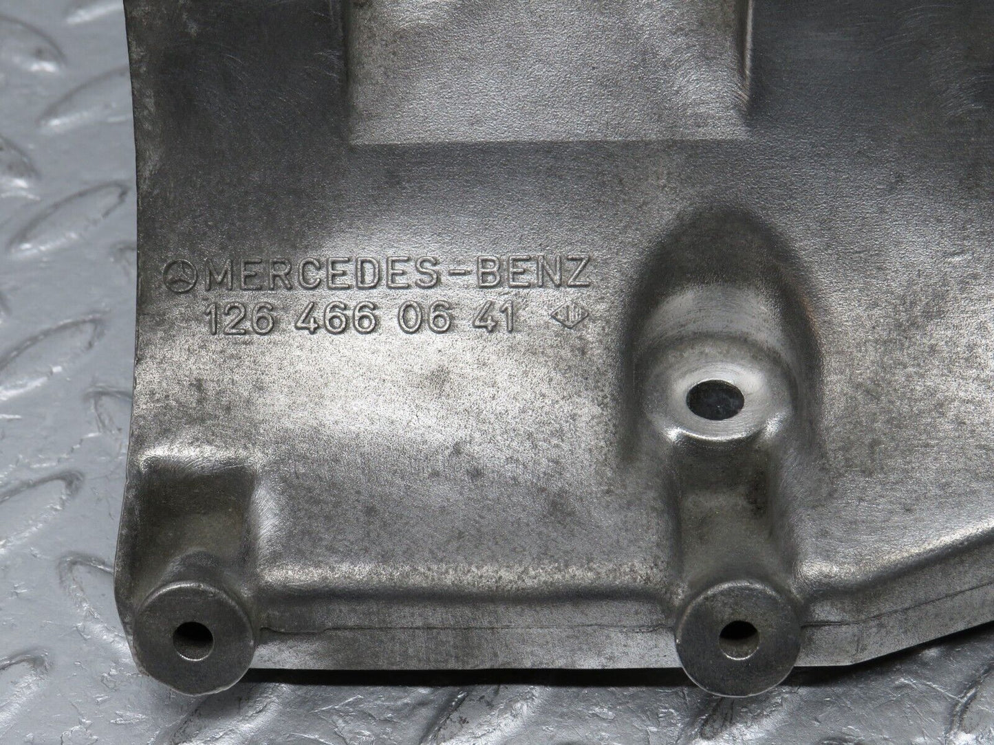 38814 Mercedes-Benz W201 190E 2.6L Power Steering Pump Bracket 1264660641