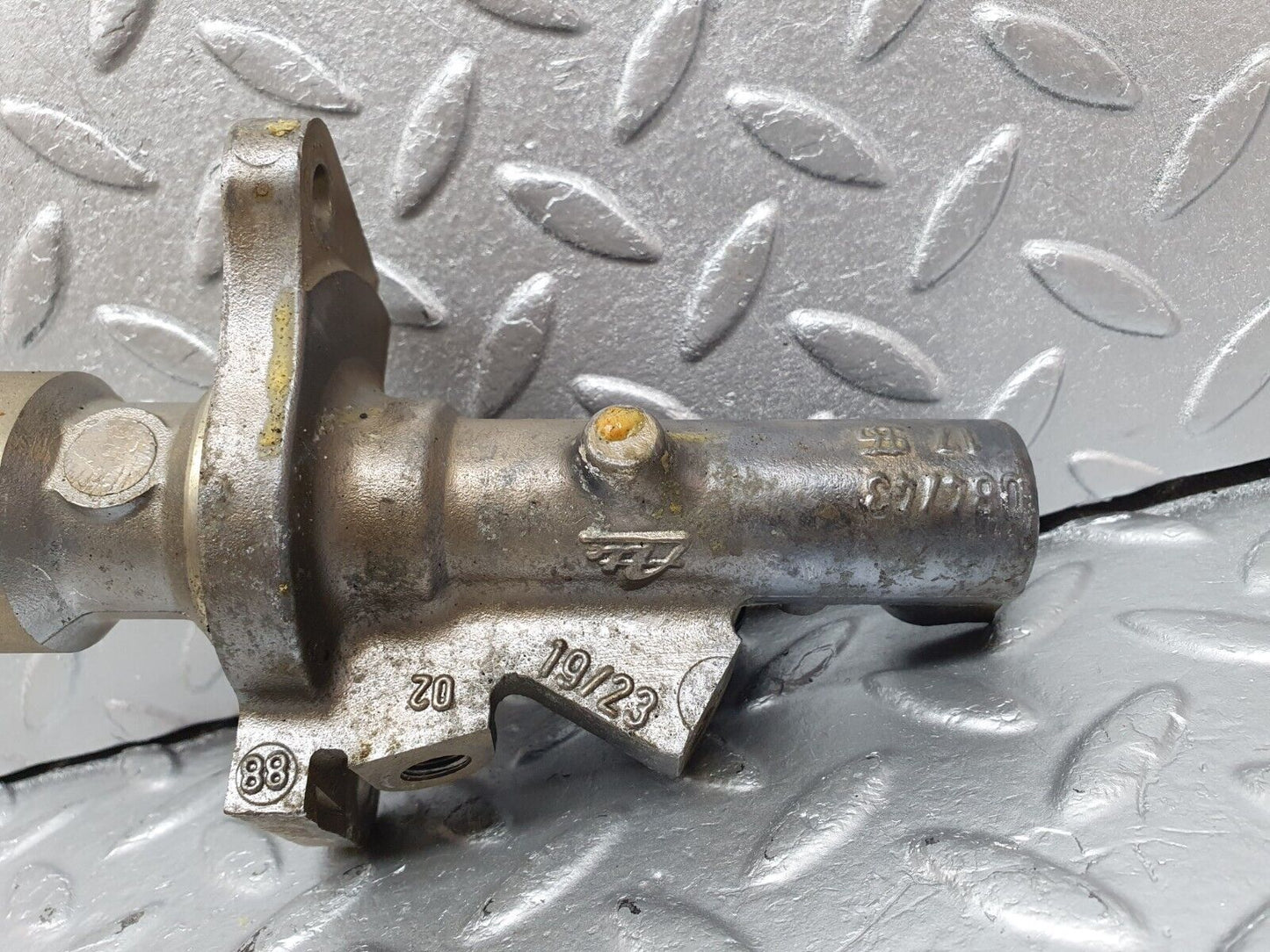 41449 Mercedes-Benz W124 200E Brake Master Cylinder ATE
