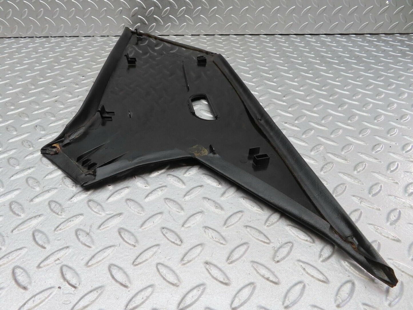 14681 Mercedes-Benz W201 190E C Pillar Cover Trim Left 2016950144