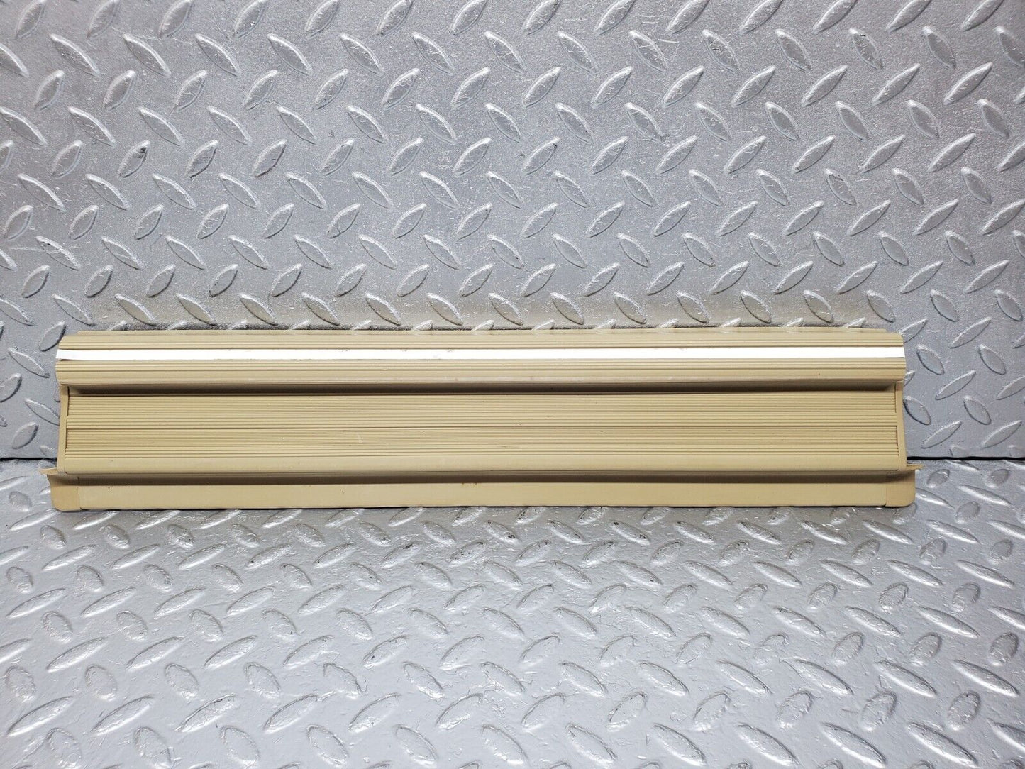 45617 Mercedes-Benz W126 420SE Rear Right Door Sill Trim Beige