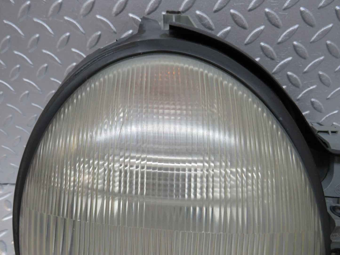 34848 Mercedes-Benz W210 320E Headlight Hella Right Side 15060800 2088000175