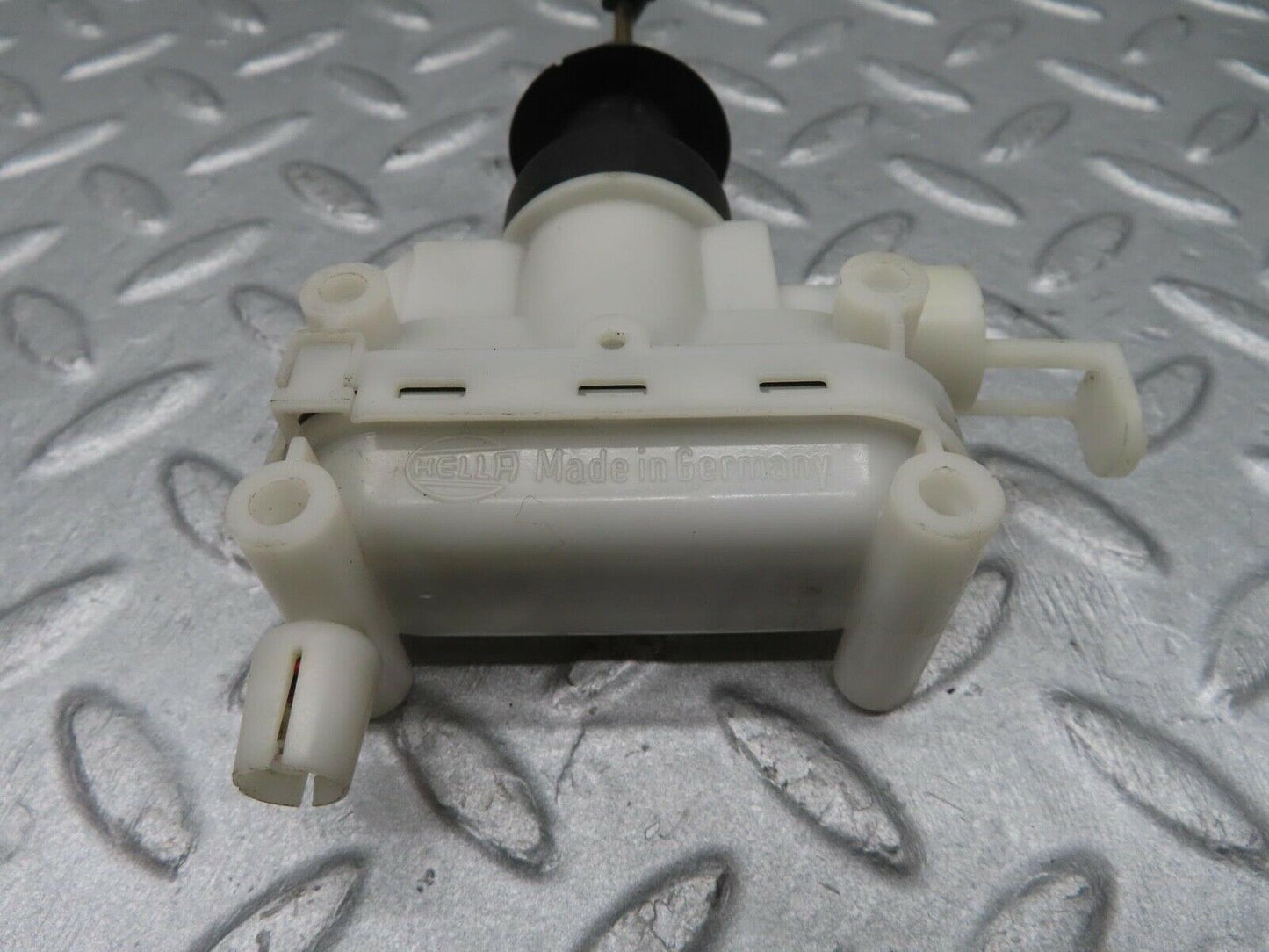 11993 Mercedes-Benz R129 300SL Coupe Door Lock Vacuum Actuator Right