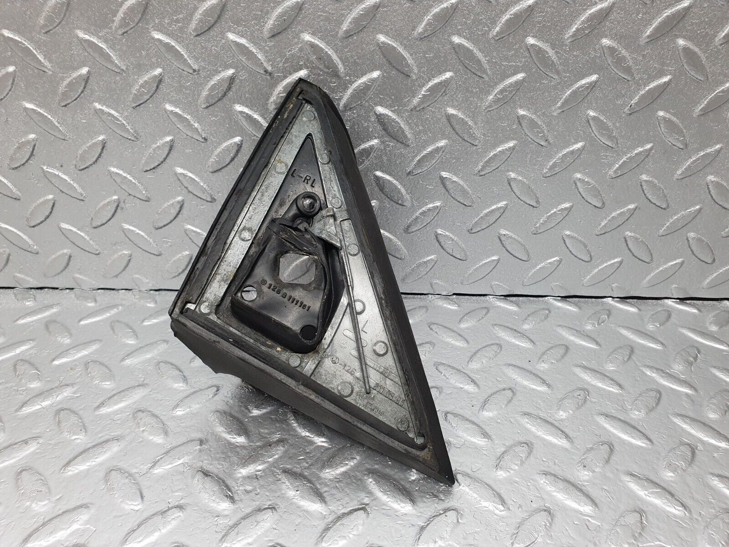 43696 Mercedes-Benz C126 380SEC Coupe Wing Mirror Rubber Seal Cover Left 1268110395 1268111161