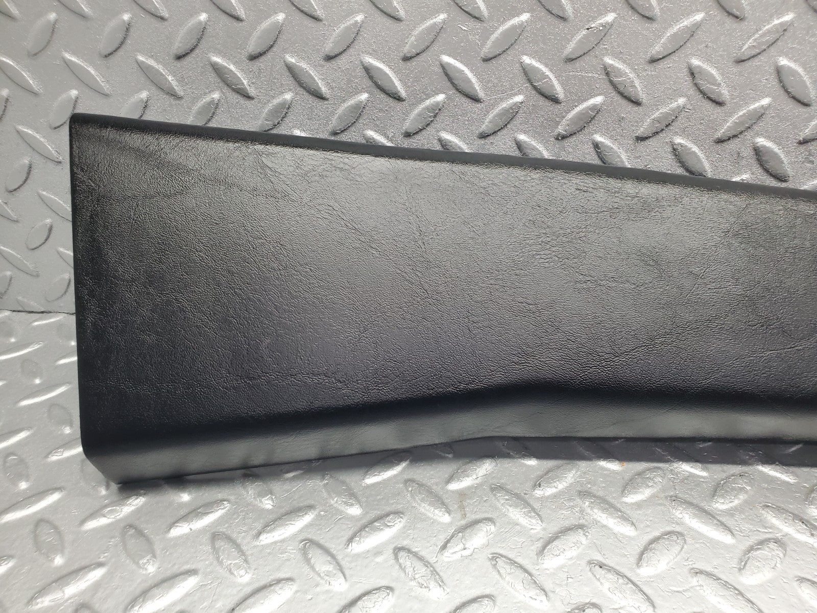 W201 Baby Benz b pillar cover right used OEM