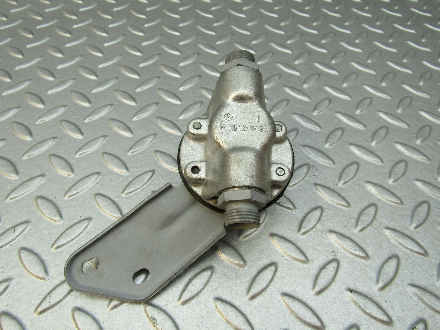 3346 Mercedes-Benz W116 350SE Oil Pressure Damper 1161870494