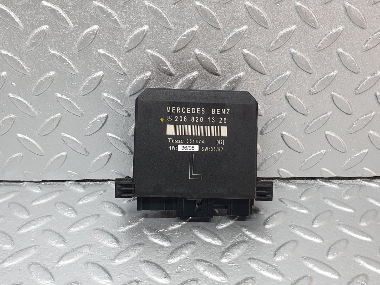 41747 Mercedes-Benz W202 C200 Door Control Unit Front Left 2088201326