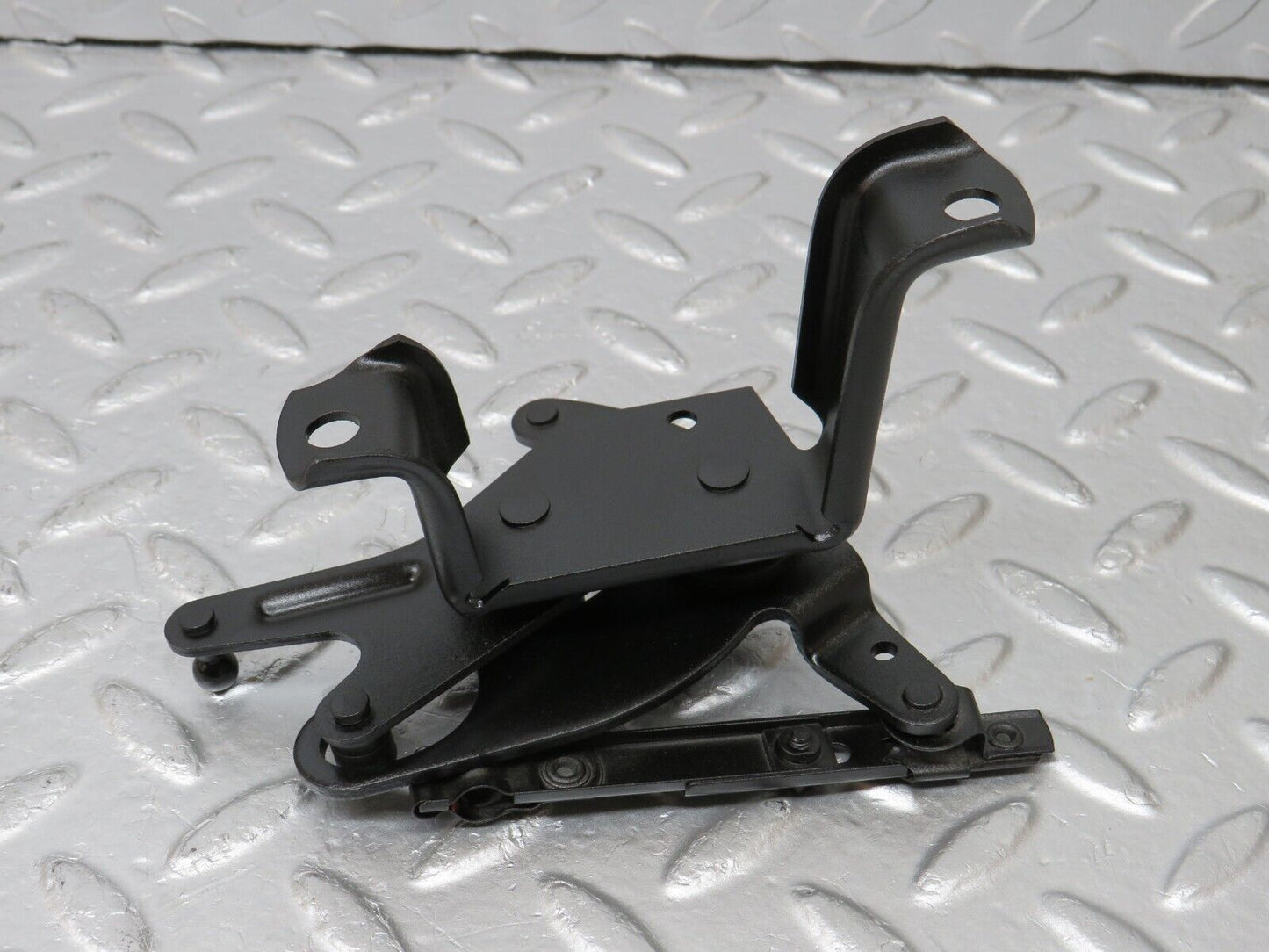 34585 Mercedes-Benz C126 380SEC Coupe Throttle Linkage