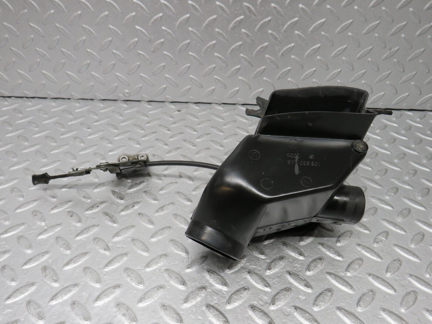 35913 Mercedes-Benz W108 Air Vent Control Left Side 1088301145