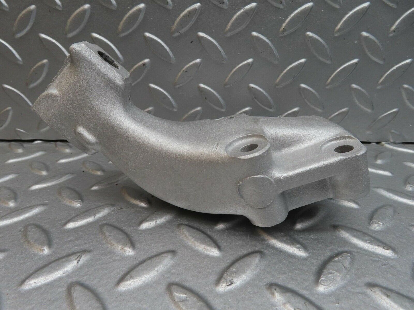 13706 Mercedes-Benz R107 450SL Engine Mount Bracket Right Side 1162234504