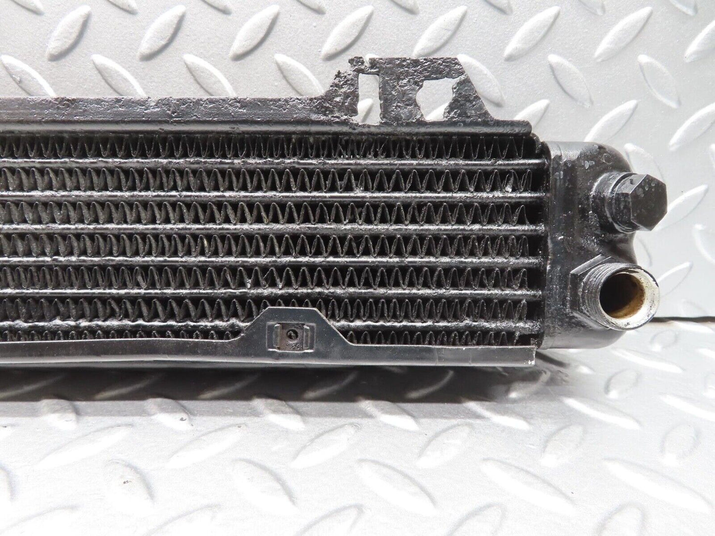 14497 Mercedes-Benz W116 350SE Oil Cooler Behr 1081800765