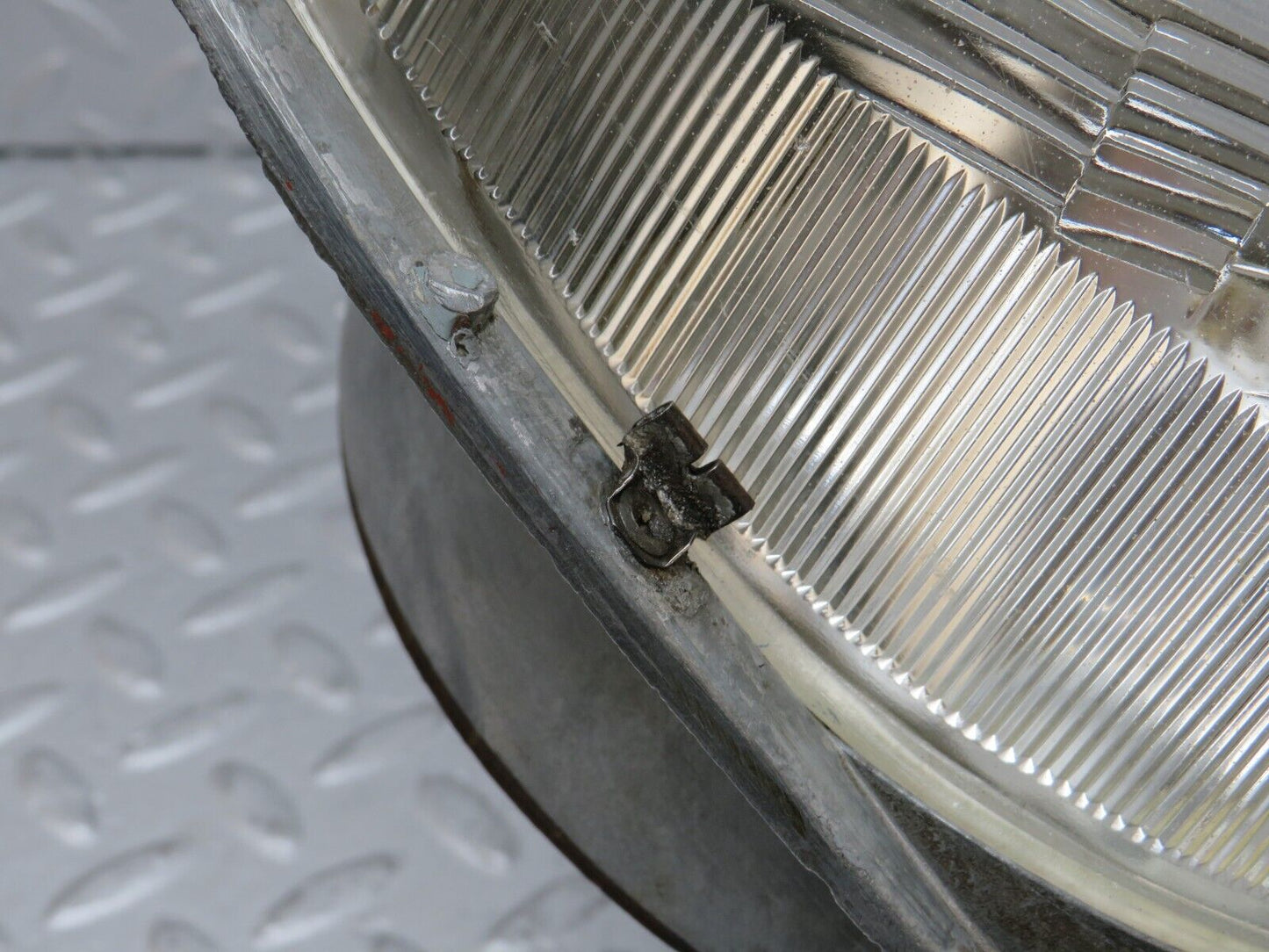 35864 Mercedes-Benz W108 Headlight Bosch 1305630023