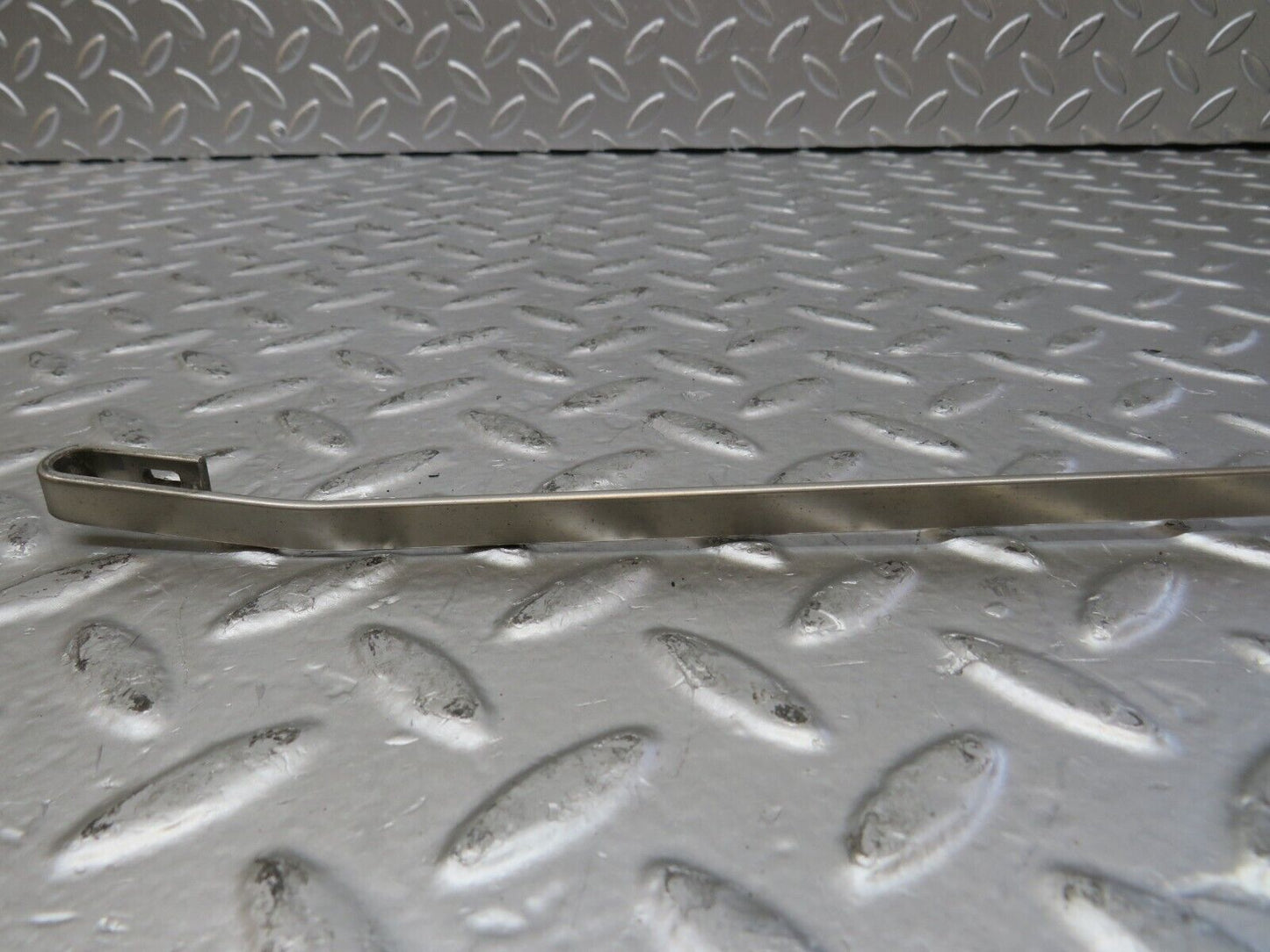 26272 Mercedes-Benz W116 450SE Wiper Arm Bosch Right Side