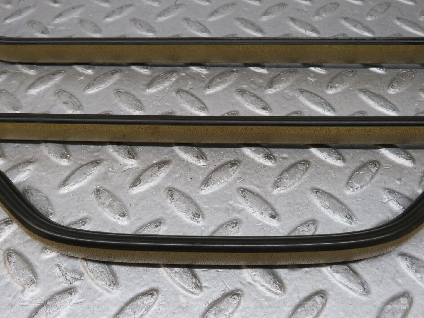 35721 Mercedes-Benz W108 Interior Roof Grab Handle Set Brown