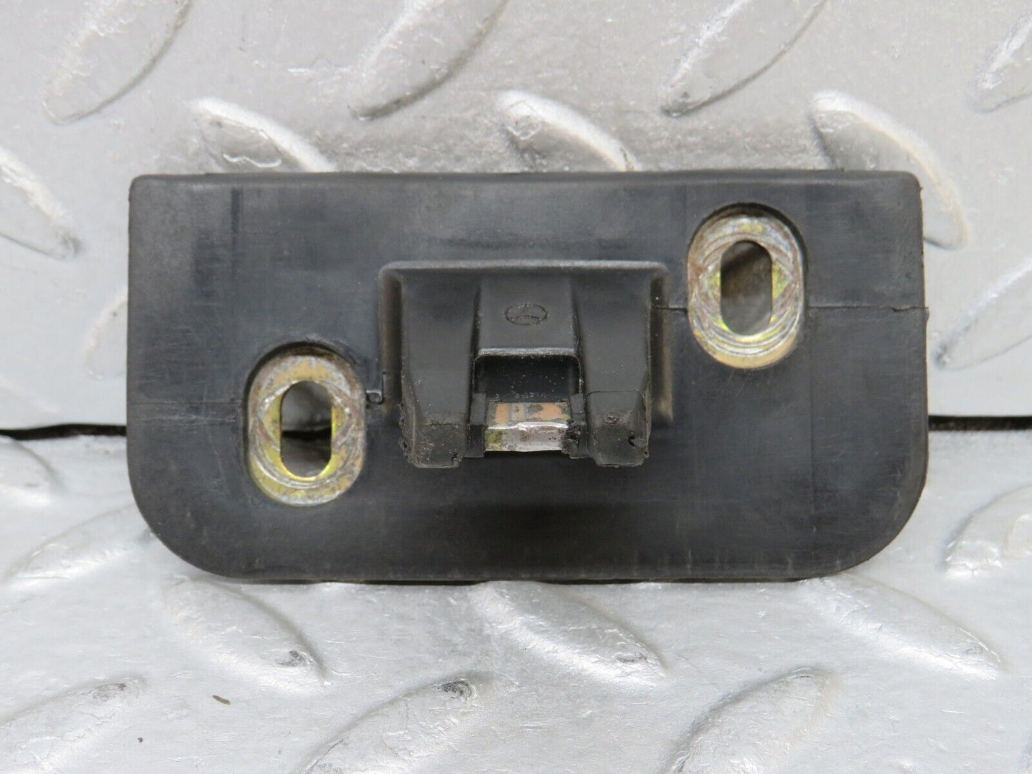 37736 Mercedes-Benz A124 320E Cabriolet Trunk Lock Latch