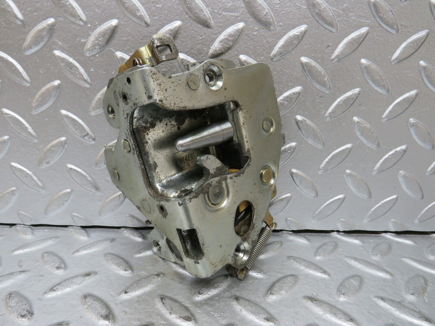 27014 Mercedes-Benz W123 240D Rear Right Door Lock Mechanism