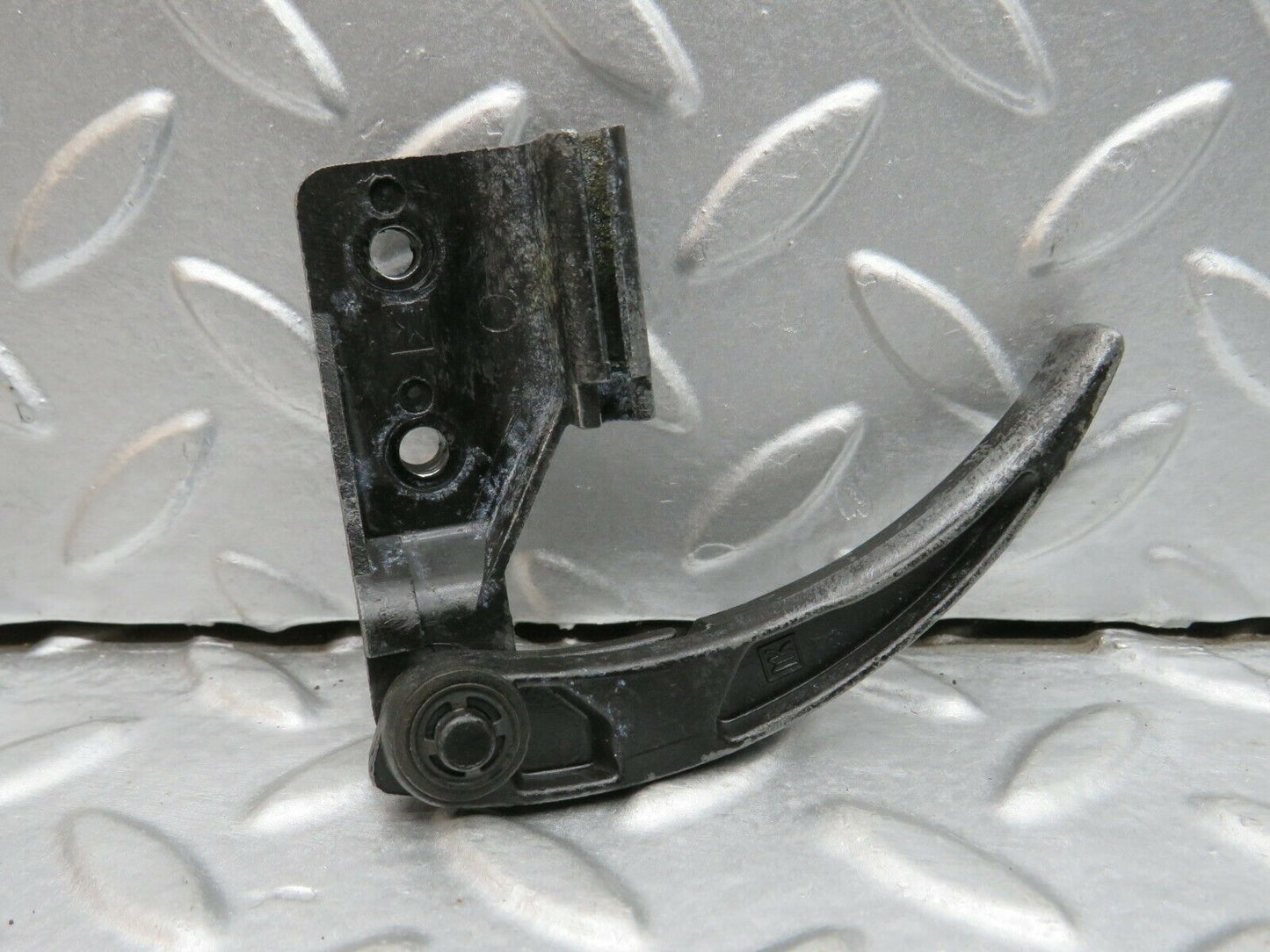22280 Mercedes-Benz S123 280TE Wagon Hood Opener Bonnet Opener Release