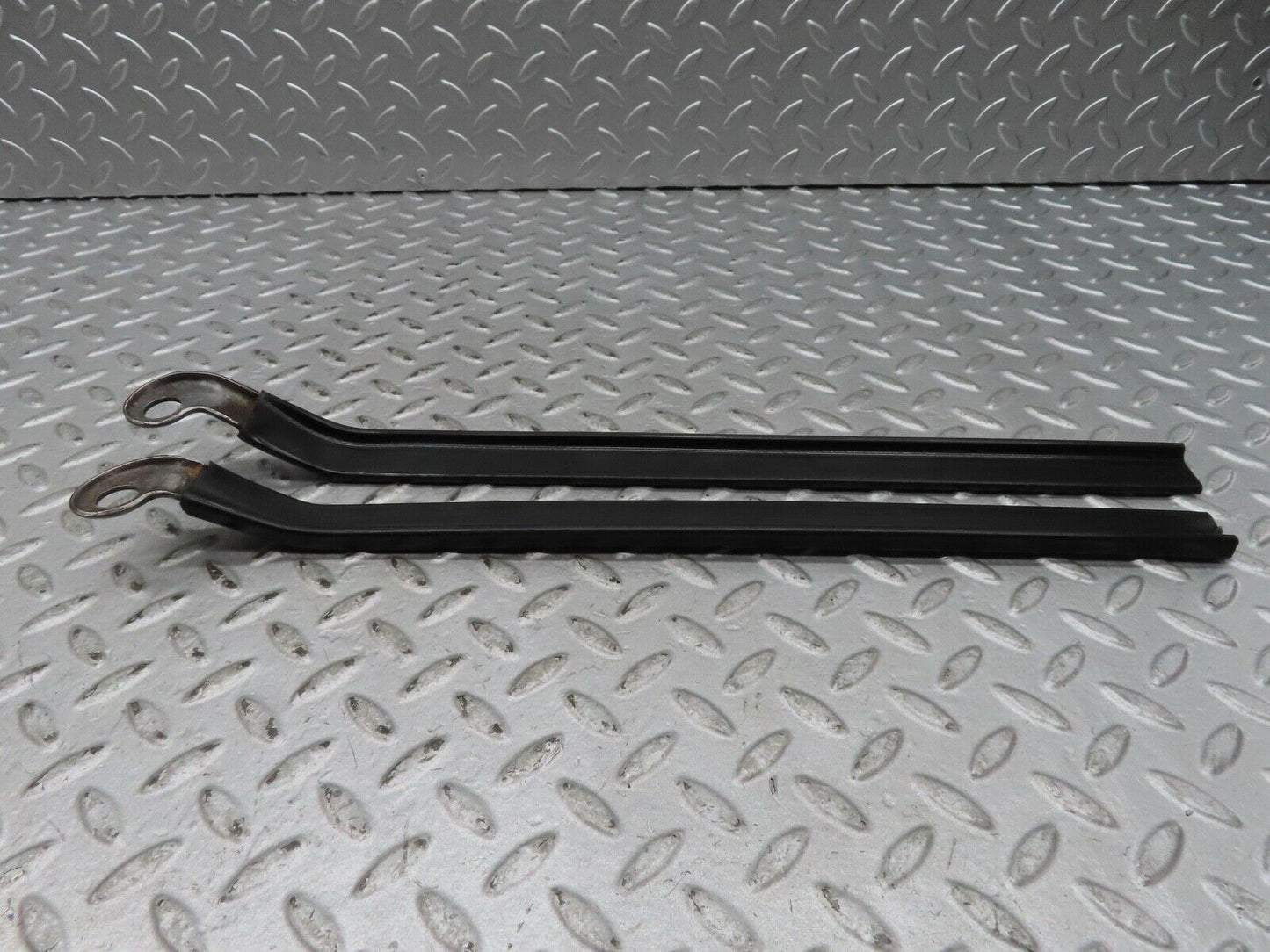17692 Mercedes-Benz W116 450SEL Seat Belt Runner