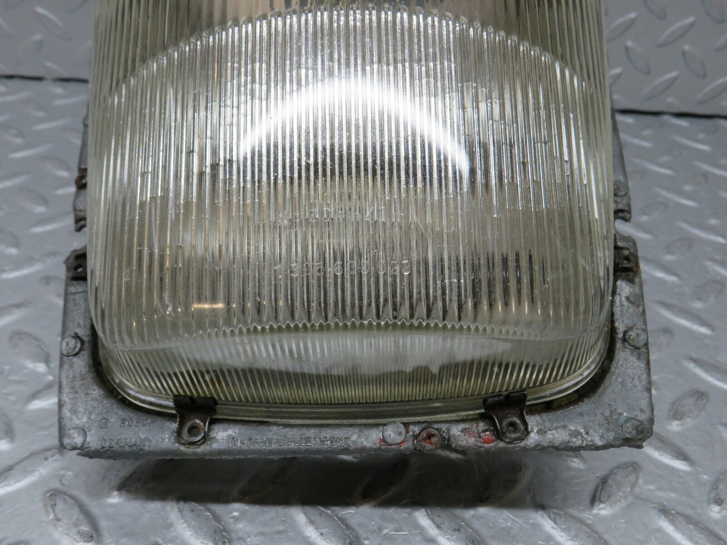 35863 Mercedes-Benz W108 Headlight Bosch 1305630023