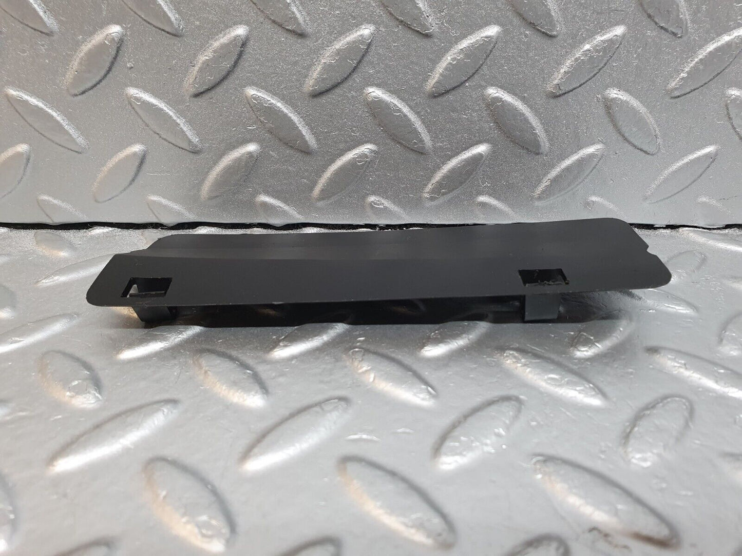 41975 Mercedes-Benz W202 C200 Windscreen Washer Nozzle Cover Trim 2028890025