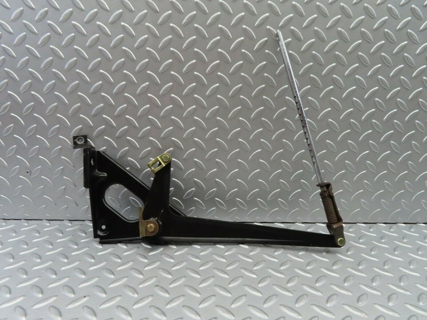 5966 Mercedes-Benz W123 200 Handbrake Regulator