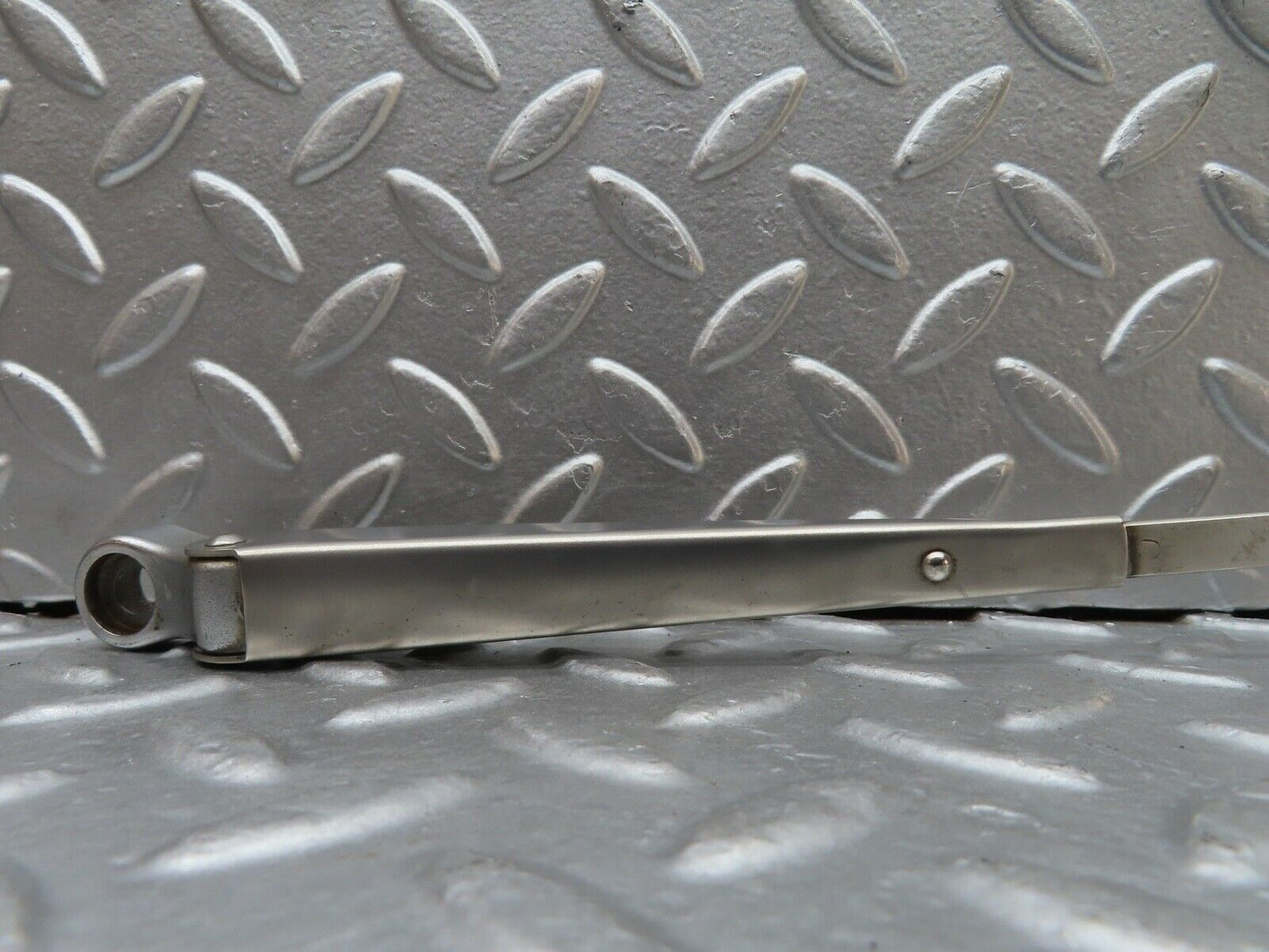 20847 Mercedes-Benz W114 250CE Coupe Wiper Arm Right Side