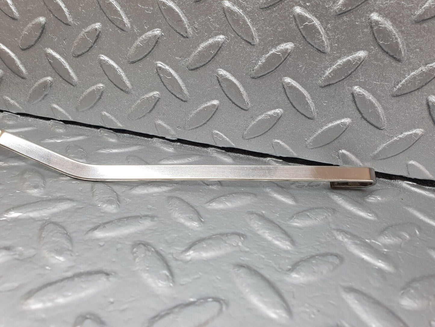 43210 Mercedes-Benz W108 280SE Windscreen Wiper Arm Left Side