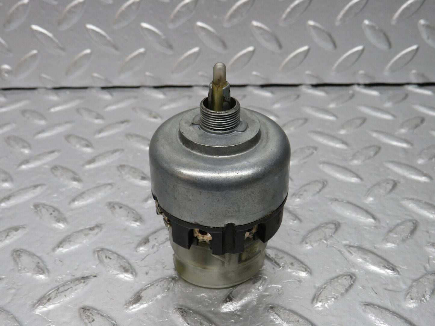 31126 Mercedes-Benz W123 200D Headlight Switch
