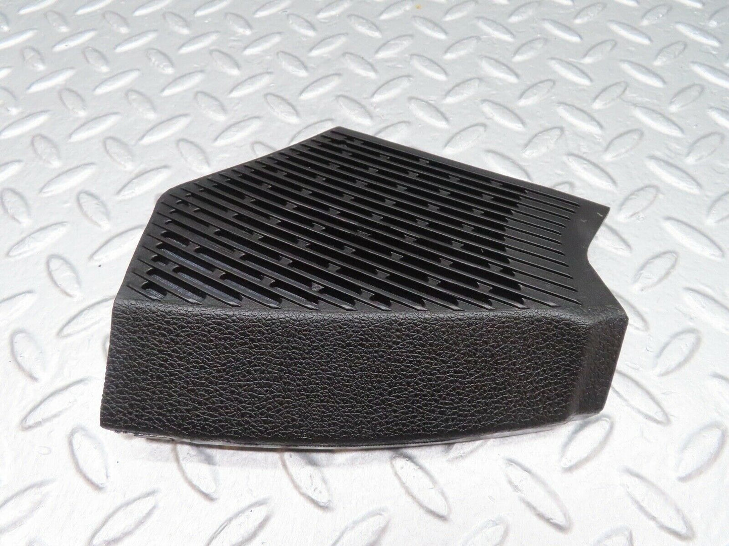 17925 Mercedes-Benz W123 200 Dashboard Speaker Cover Grill Right