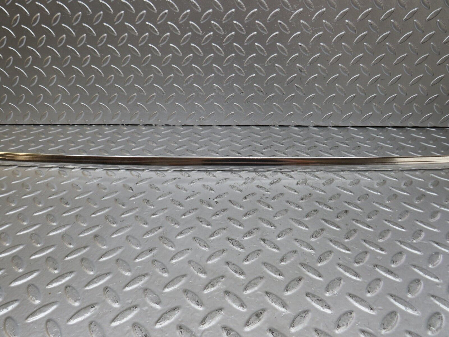 26299 Mercedes-Benz W116 450SE Rear Windscreen Chrome Frame
