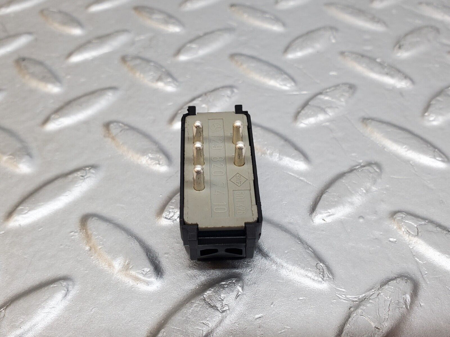 44715 Mercedes-Benz W124 220E Rear Windscreen Defroster Switch 1298207410