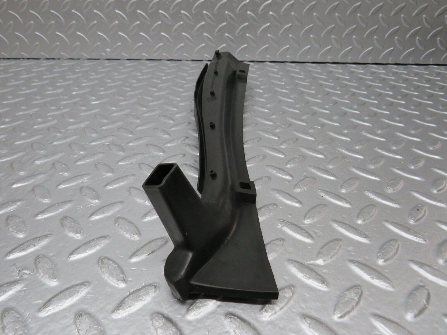 33979 Mercedes-Benz W124 260E Water Drain 1246283707 1246202667