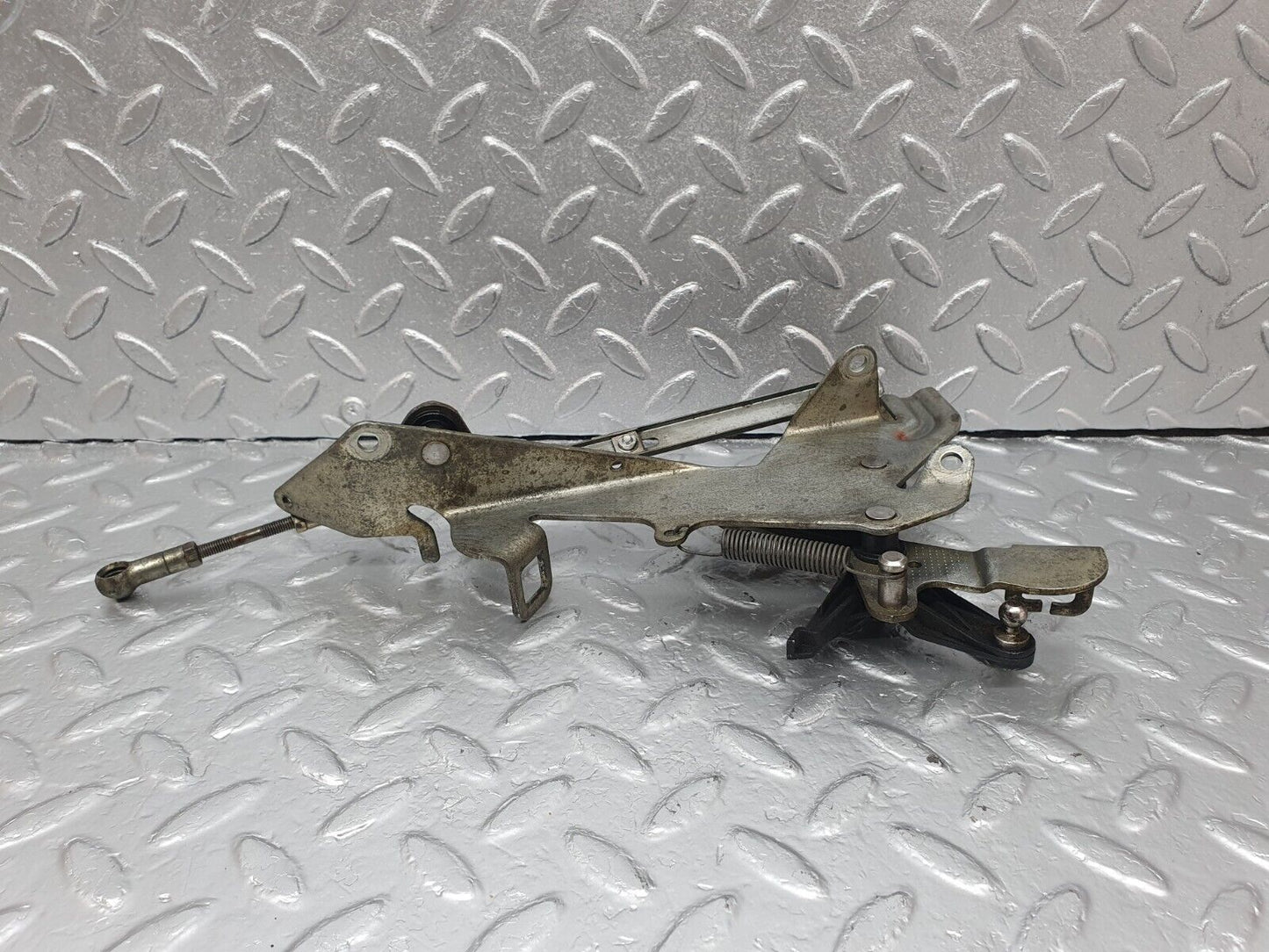 42864 Mercedes-Benz W201 190 Throttle Linkage 1040702321