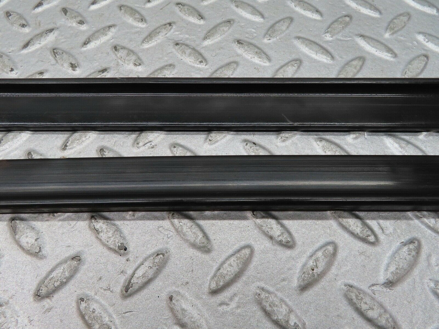 17692 Mercedes-Benz W116 450SEL Seat Belt Runner