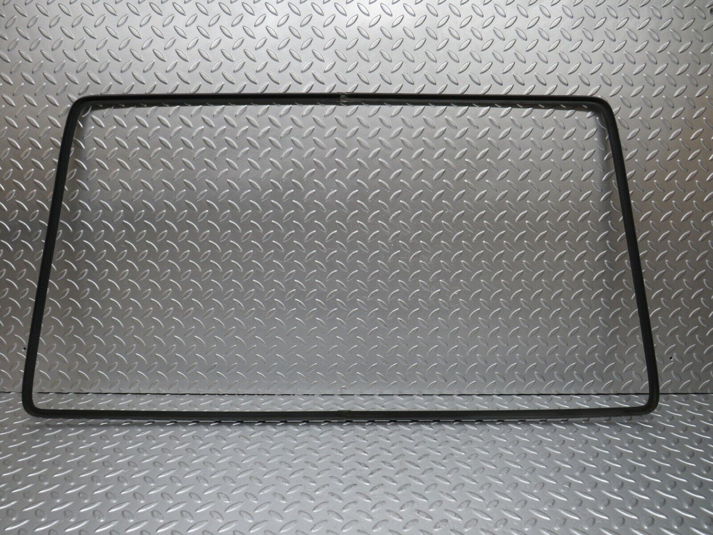 32313 Mercedes-Benz S124 300TE Wagon Tailgate Windscreen Frame