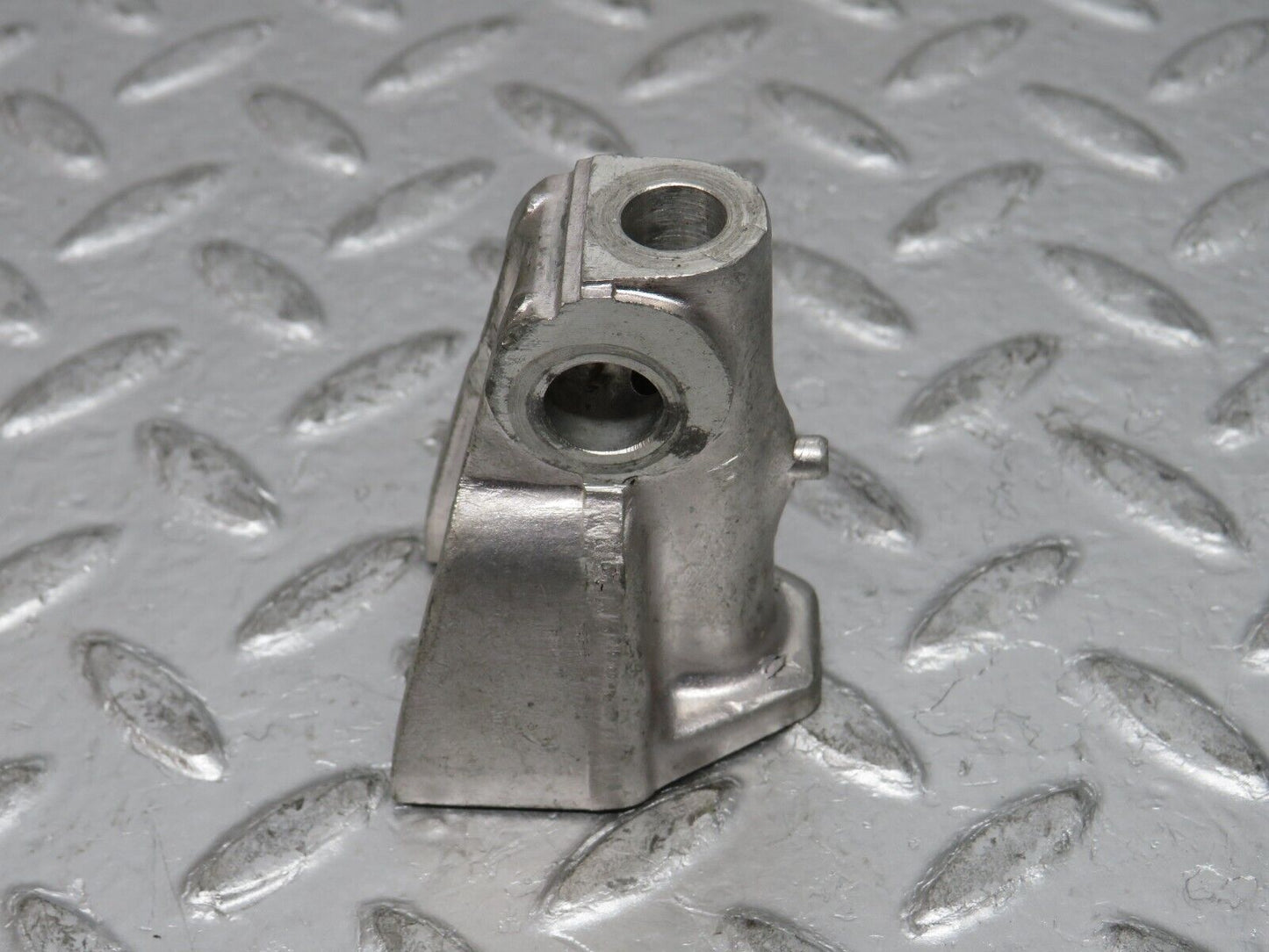 0276 Mercedes-Benz W123 220D Rocker Arm Support 6150550110