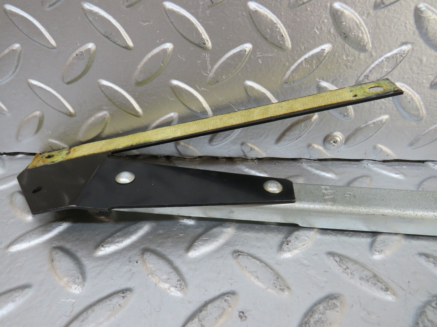 27062 Mercedes-Benz W123 280E Front Right Seat Side Sliding Adjust Handle