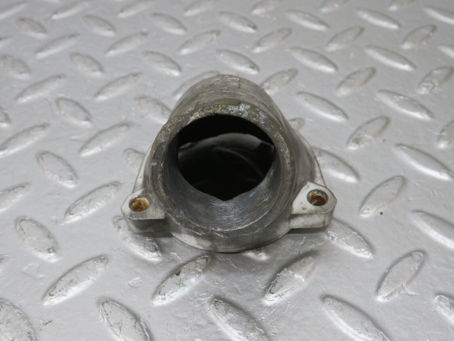 32857 Mercedes-Benz C107 R107 350 V8 Thermostat Housing 1162030374