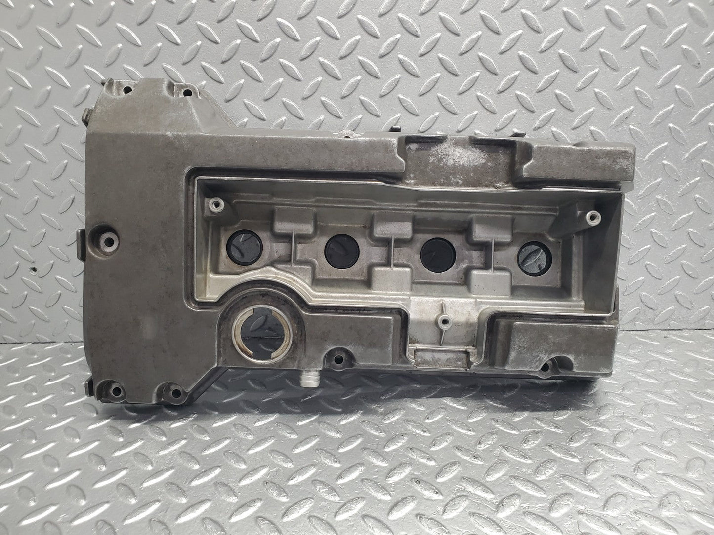 W124 Wagon cylinder head valve cover used OEM