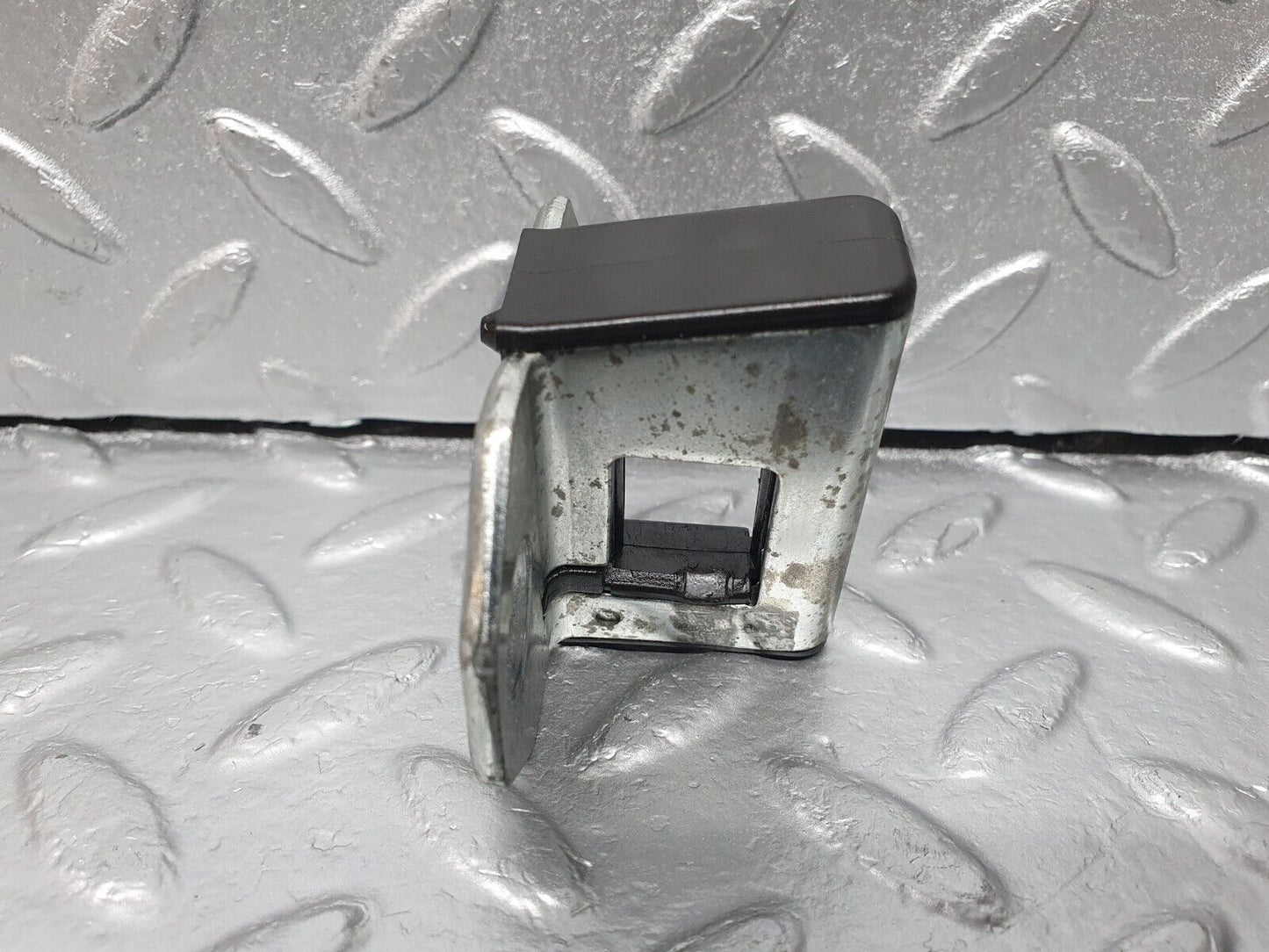 41952 Mercedes-Benz W202 C200 Door Lock Latch