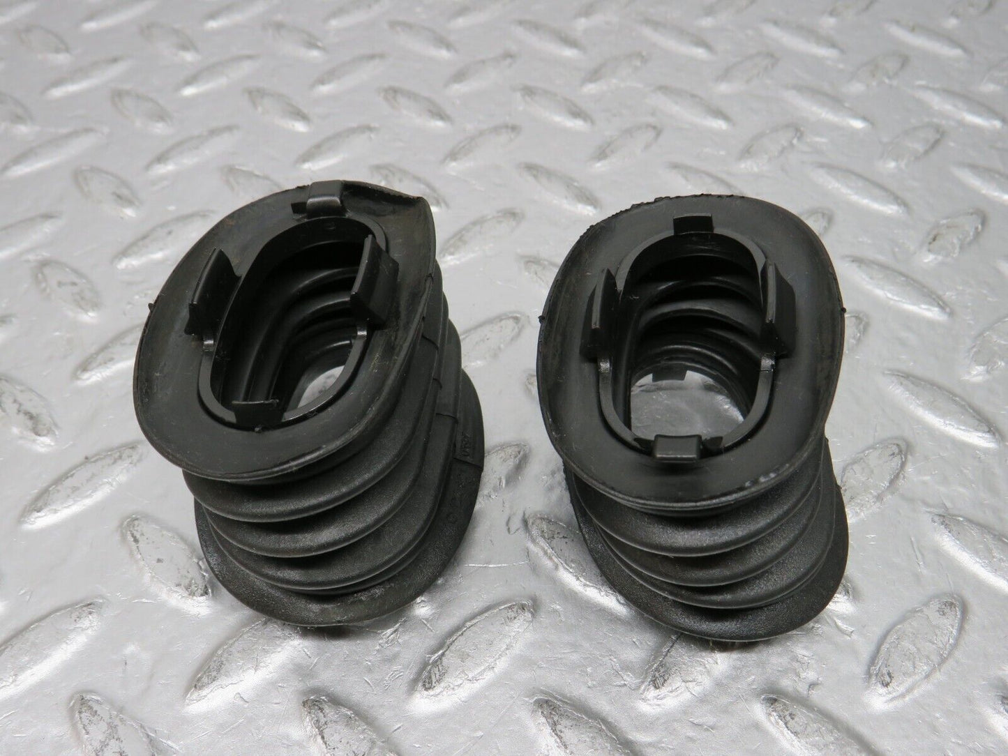 32615 Mercedes-Benz S124 300TE Front Door Wire Protector Rubber 1248210197