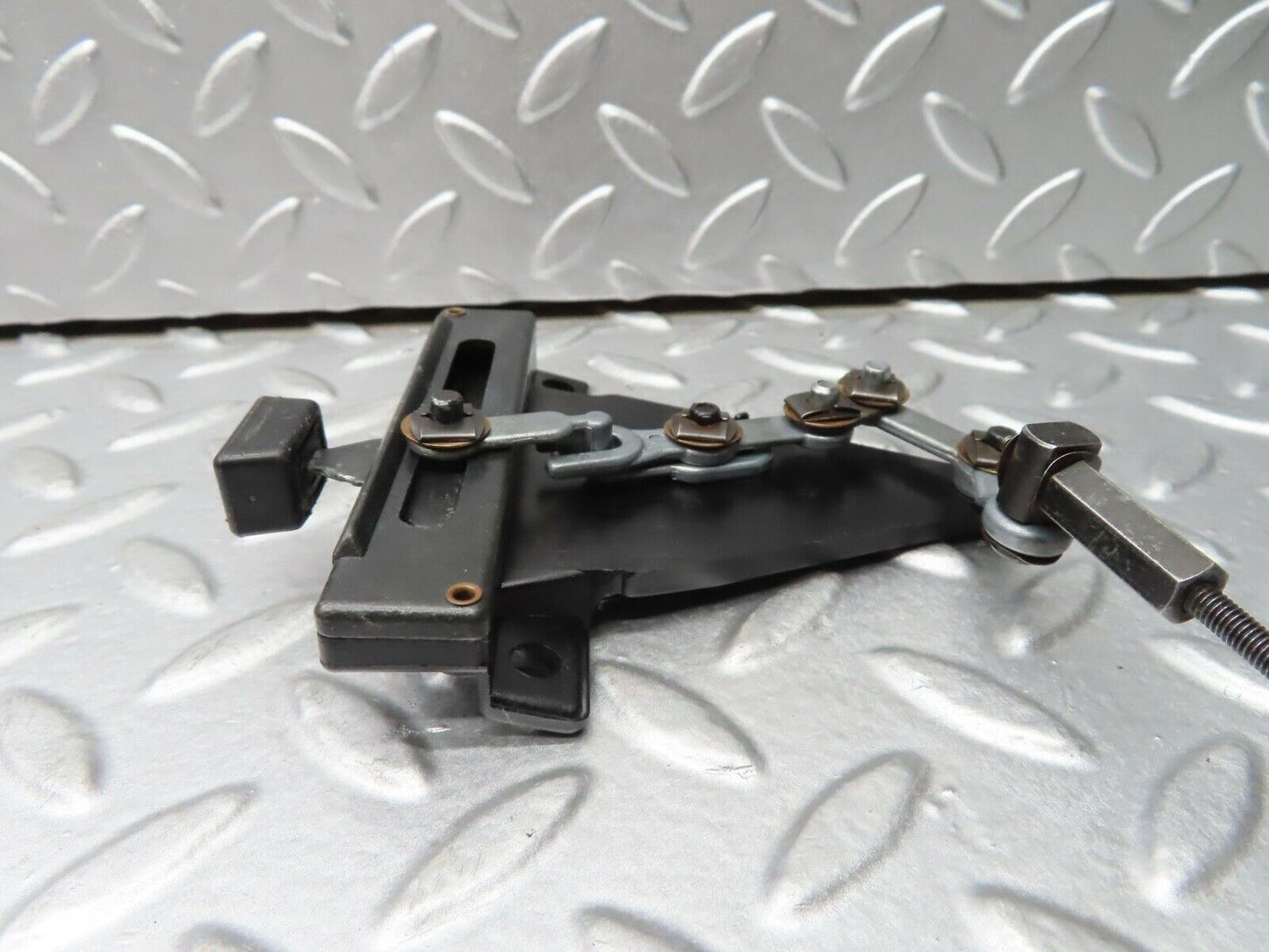 20591 Mercedes-Benz R107 450SL Air Vent Control Lever Centre