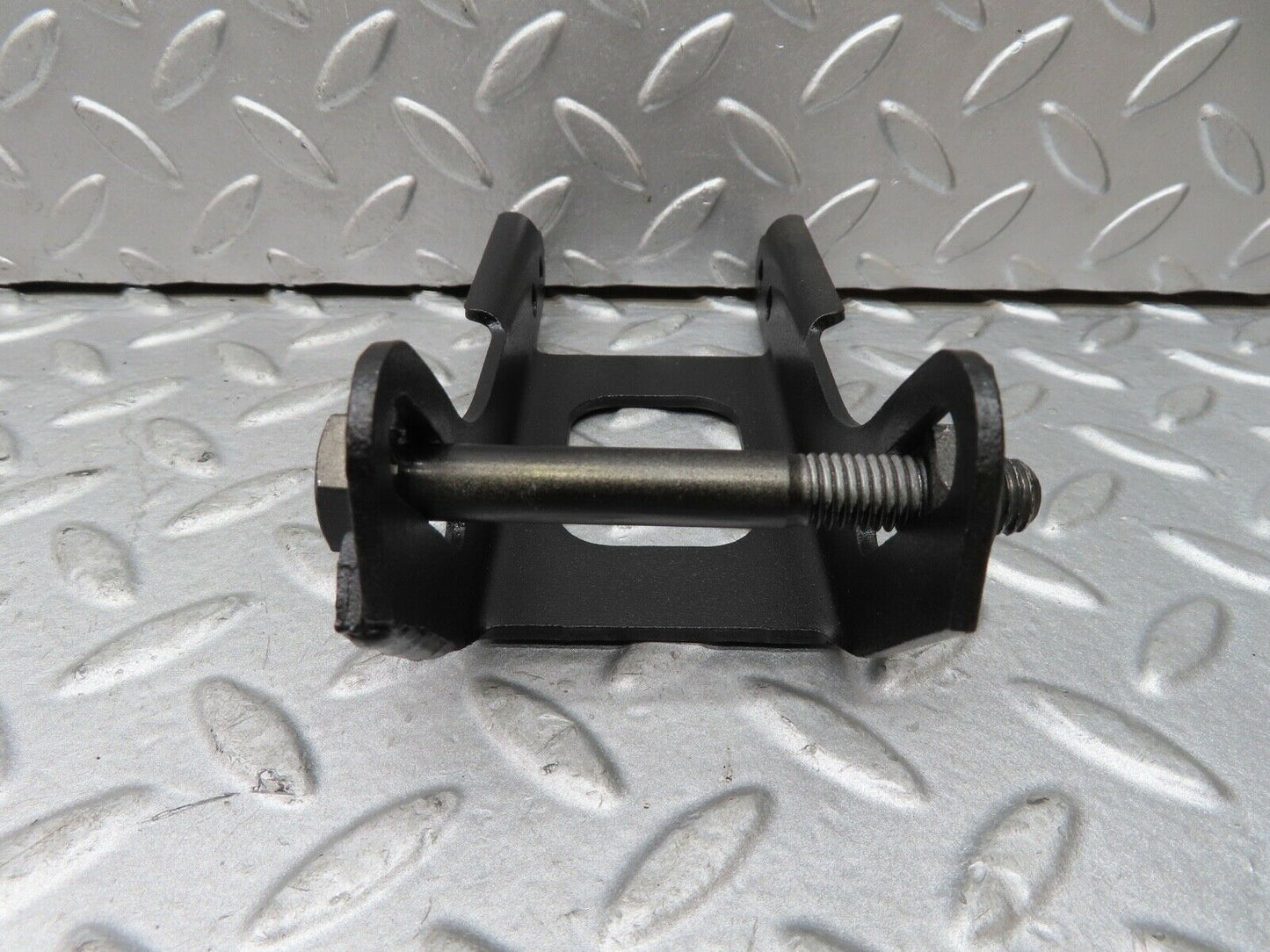 17797 Mercedes-Benz W116 450SEL Alternator Generator Bracket