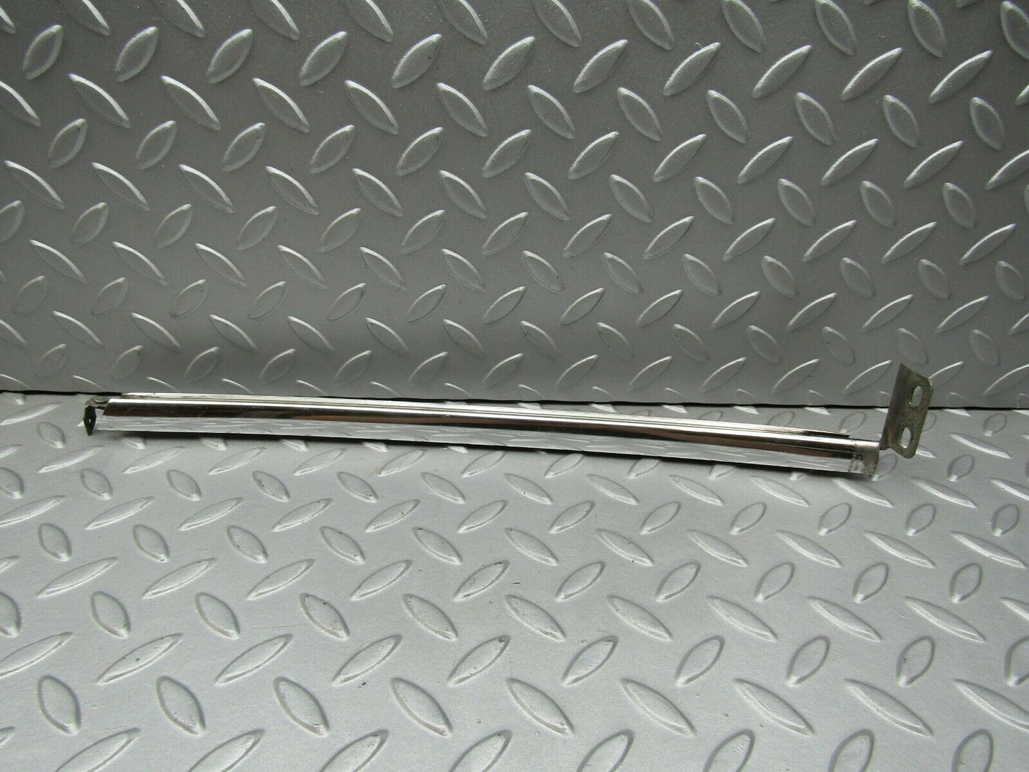 3322 Mercedes-Benz W115 220D Rear Right Chrome Window Chanel