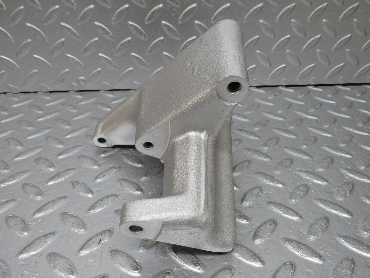 32754 Mercedes-Benz C107 R107 350 V8 Alternator Generator Bracket 1161550735