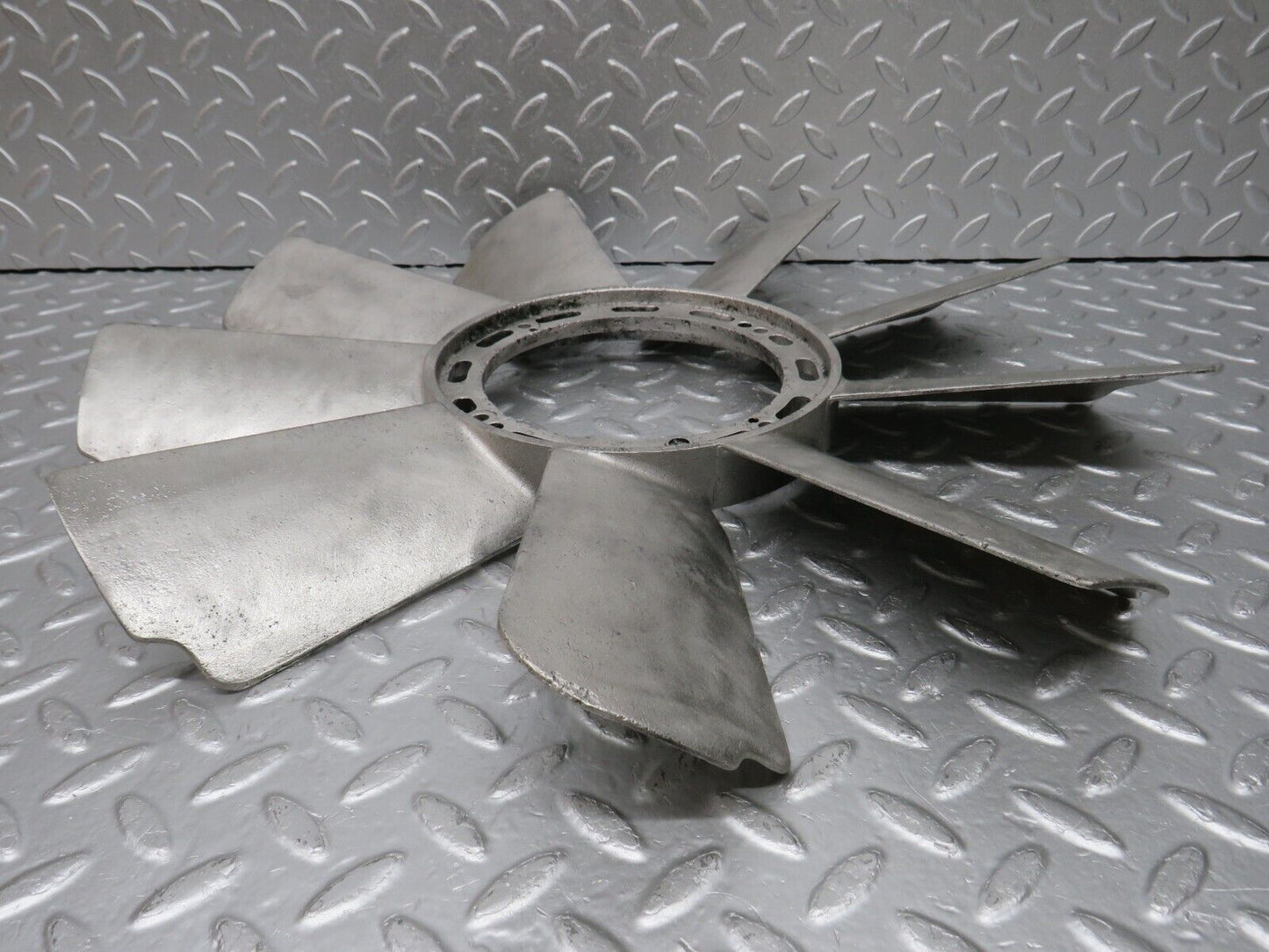 33138 Mercedes-Benz C107 R107 Engine Cooling Fan 1162051906